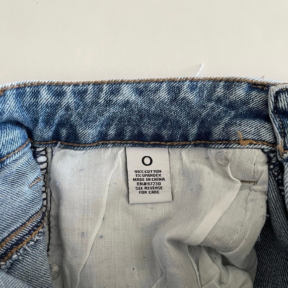 Almost Famous Light Wash Ripped Distressed Mom Jean Denim Shorts - Picture 7 of 7